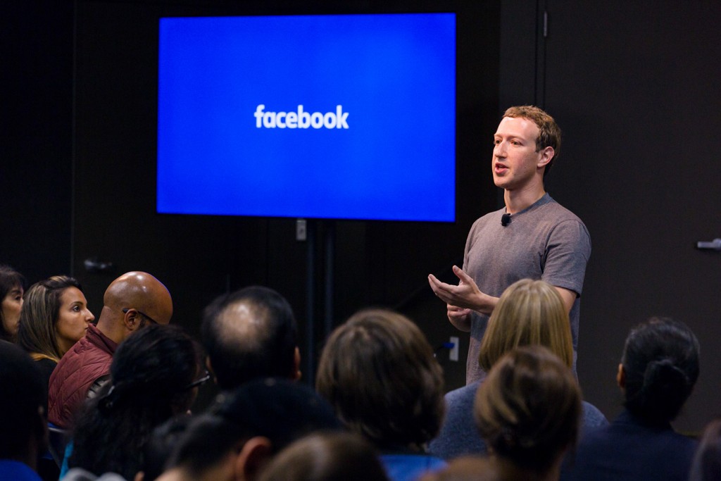 zuckerberg-tasto-empatia-#dislike---franzrusso.it-2015