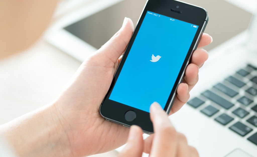 twitter advertising first view