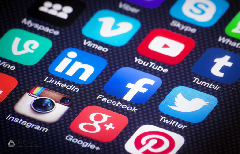 social media mobile pubblicita advertising franzrusso it 2016