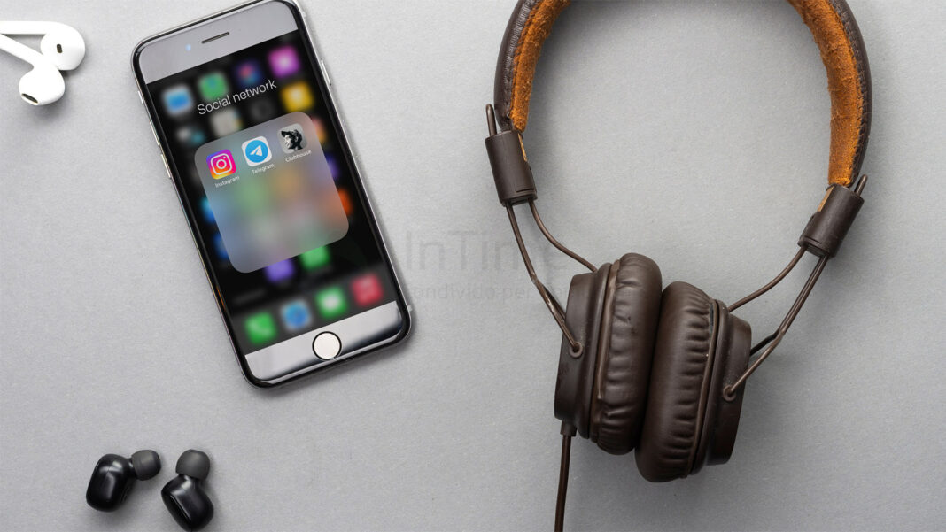 Clubhouse perde slancio e i download sono ormai in caduta libera