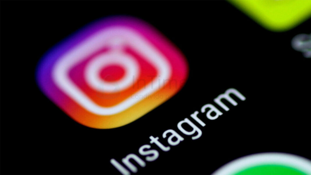 Instagram, lo swipe up diventa sticker per chi lo usava già