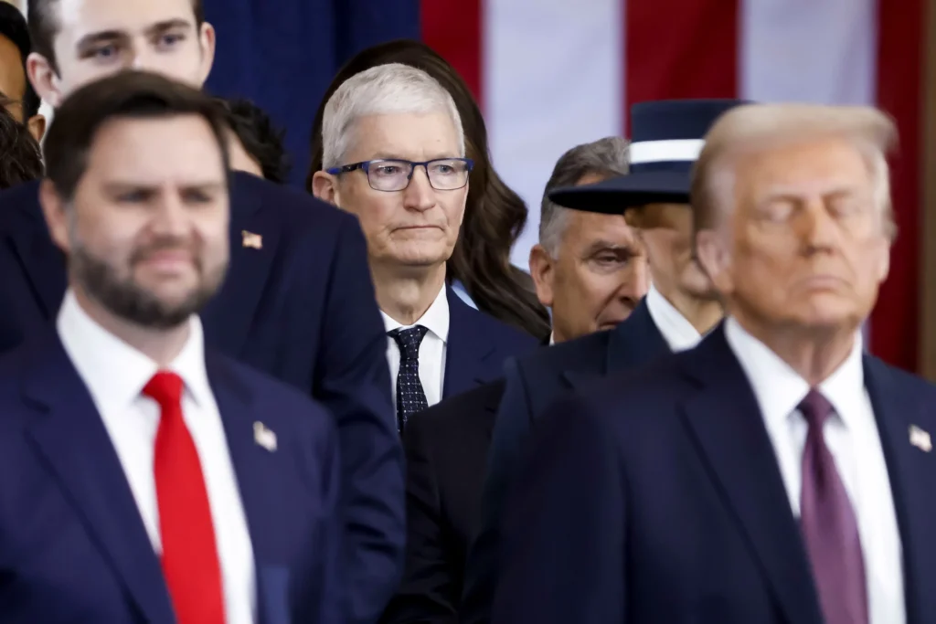 tim cook inaugurazione secondo mandato trump